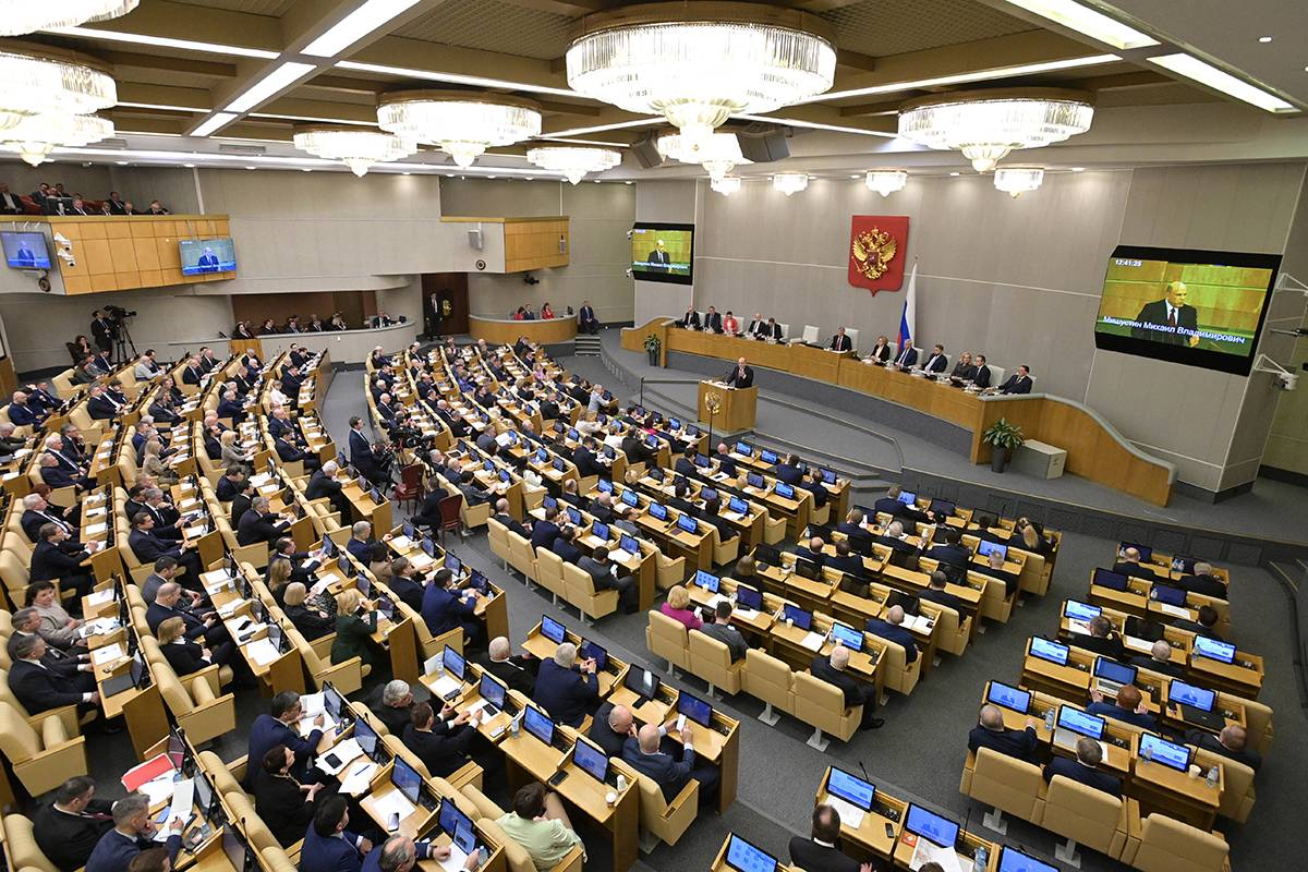 Партия и Кабмин находятся в постоянном контакте по всем вопросам, отметил премьер-министр.